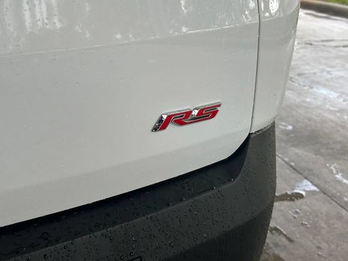 Used 2023 Chevrolet Traverse RS FWD image 20