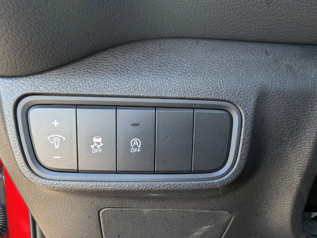 Used 2025 Kia Soul LX w/ LX Technology Package FWD image 13