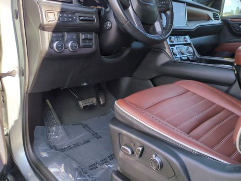 Used 2023 GMC Yukon XL Denali Ultimate image 16
