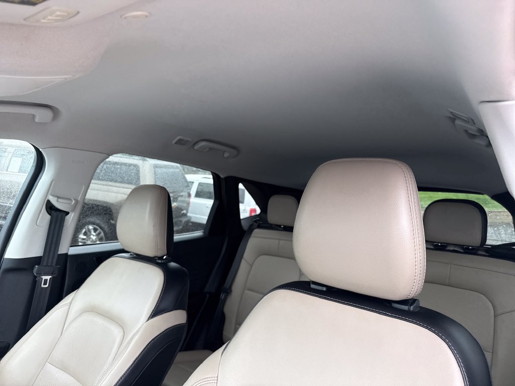 Used 2021 Ford Escape Titanium AWD/4WD image 13