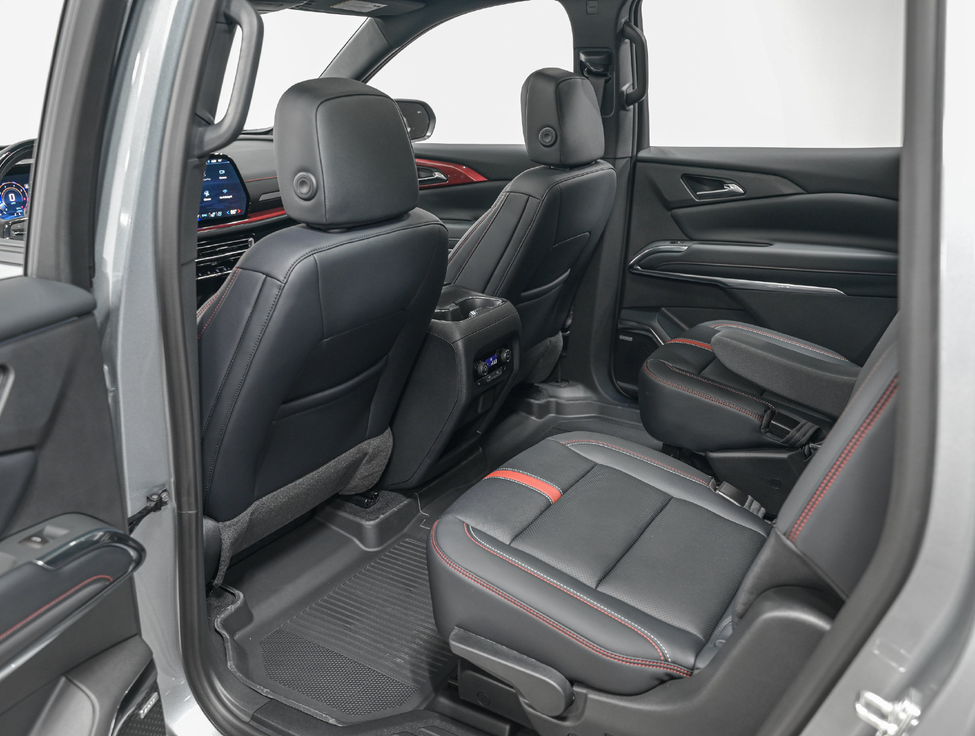 Used 2026 Chevrolet Traverse RS FWD image 27