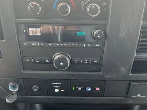 New 2025 Chevrolet Express 3500 Work Van w/ Power Convenience Package image 18