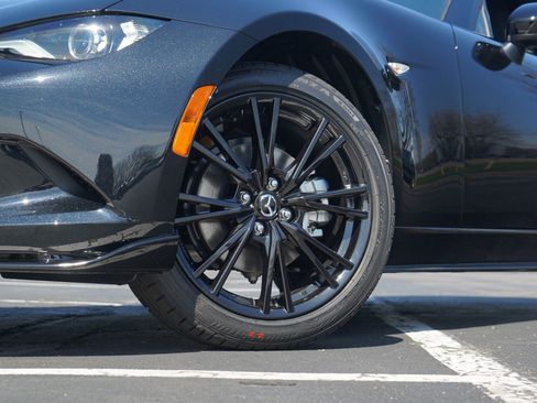 New 2026 MAZDA MX-5 Miata Club w/ Weather Package RWD image 5