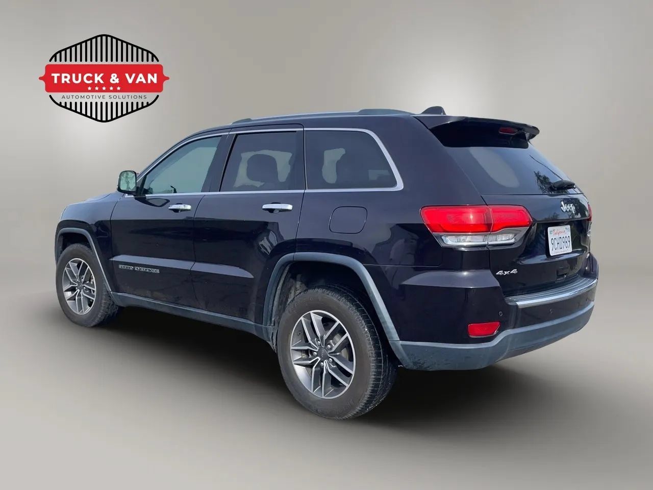 Used 2019 Jeep Grand Cherokee Limited AWD/4WD image 4