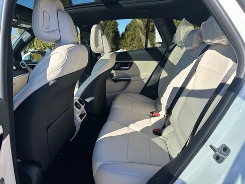 Used 2026 Mercedes-Benz GLC 300 4MATIC image 19