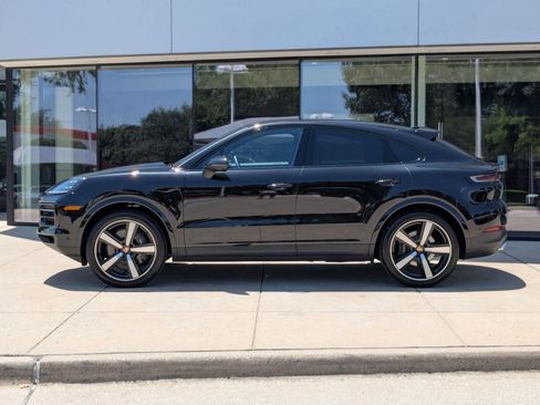 Certified 2025 Porsche Cayenne Coupe image 2