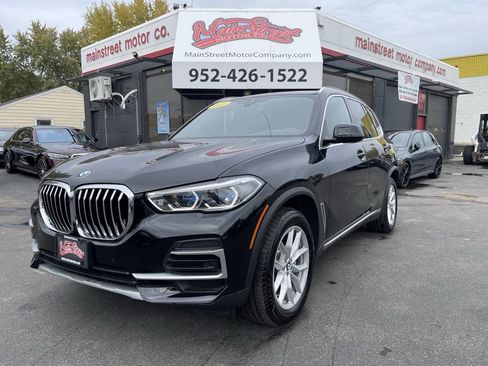 Used 2022 BMW X5 xDrive40i w/ Executive Package image 2