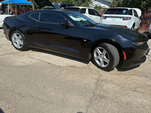 Used 2020 Chevrolet Camaro LT image 4