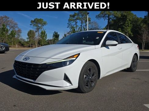 Certified 2022 Hyundai Elantra Blue image 21