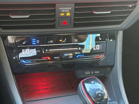 Used 2025 Volkswagen Jetta GLI Autobahn FWD image 19