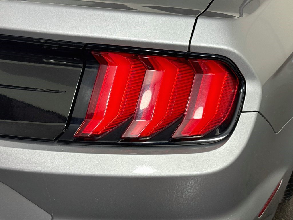 Used 2020 Ford Mustang Convertible w/ Equipment Group 101A RWD image 31