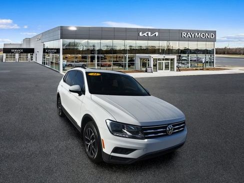 Used 2021 Volkswagen Tiguan SE FWD image 9