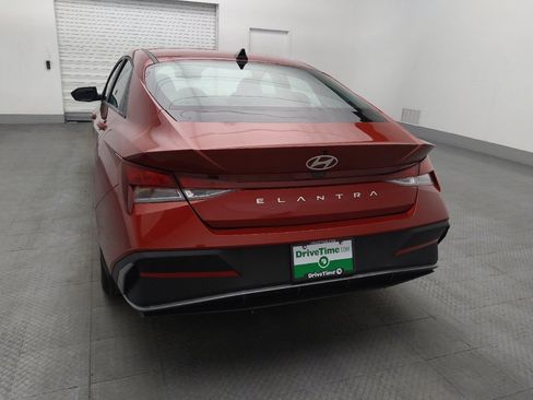 Used 2025 Hyundai Elantra SE image 6