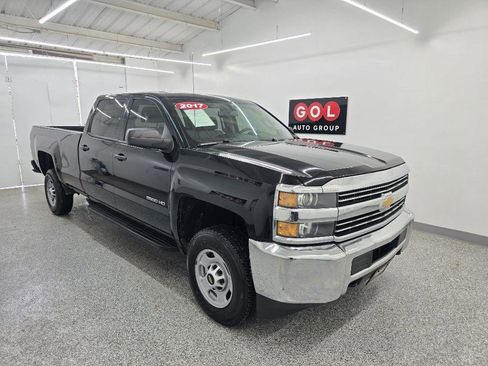 Used 2017 Chevrolet Silverado 2500 W/T RWD image 1