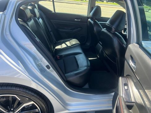 Used 2025 Nissan Altima 2.5 SR FWD image 46