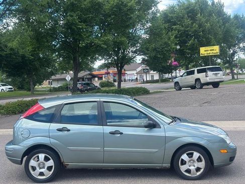 Used 2005 Ford Focus SES FWD image 5