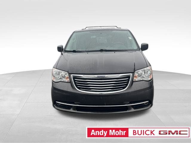 Used 2016 Chrysler Town & Country Touring w/ Driver Convenience Group FWD image 5
