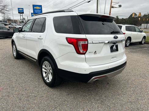 Used 2016 Ford Explorer XLT w/ Equipment Group 202A image 18