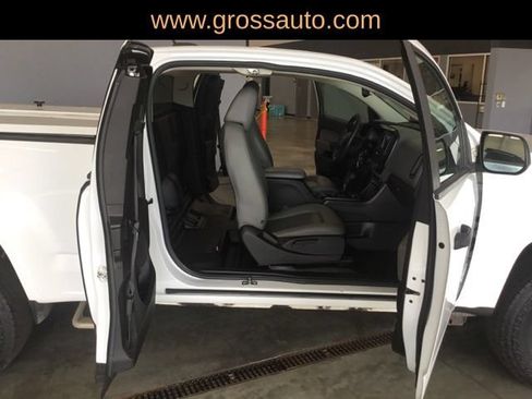 Used 2017 Chevrolet Colorado W/T AWD/4WD image 24
