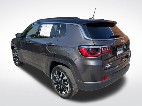 Used 2023 Jeep Compass Limited image 3