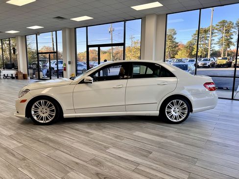Used 2011 Mercedes-Benz E 350 Sedan image 4