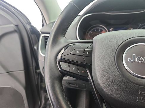 Used 2019 Jeep Cherokee Latitude Plus image 31