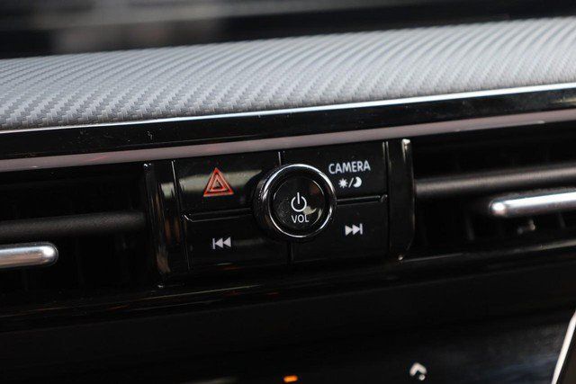 Certified 2025 Nissan Kicks SR AWD/4WD image 13