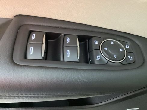 Used 2019 Cadillac XT5 Luxury w/ Sport Package image 18