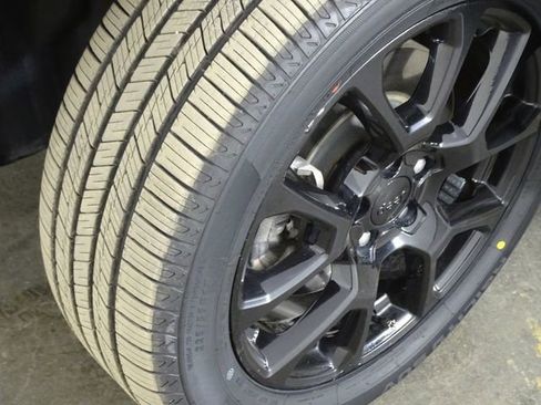 Used 2023 Jeep Compass Altitude image 32