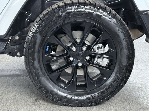 Used 2022 Jeep Wrangler Unlimited Sahara w/ Cold Weather Group image 14