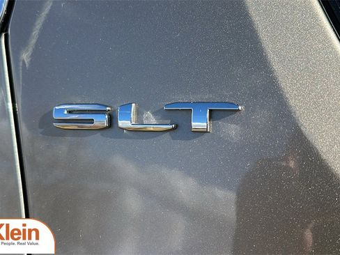 Used 2023 GMC Acadia SLT w/ Trailering Package image 12