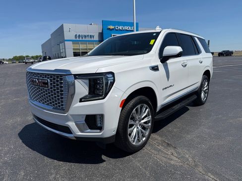 Used 2024 GMC Yukon Denali w/ Advanced Technology Package AWD/4WD image 9