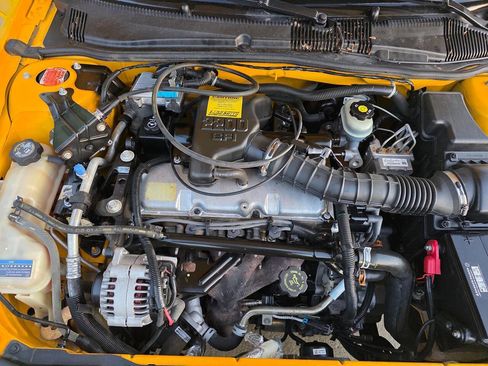 Used 2002 Chevrolet Cavalier Base 2dr Coupe w/ Preferred Equipment Group 1 image 40