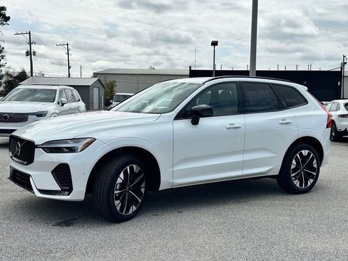 New 2026 Volvo XC60 B5 Plus w/ Protection Package Premier image 29