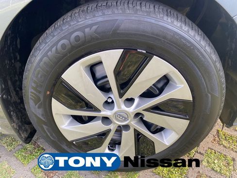 Used 2024 Nissan Altima 2.5 S FWD image 10