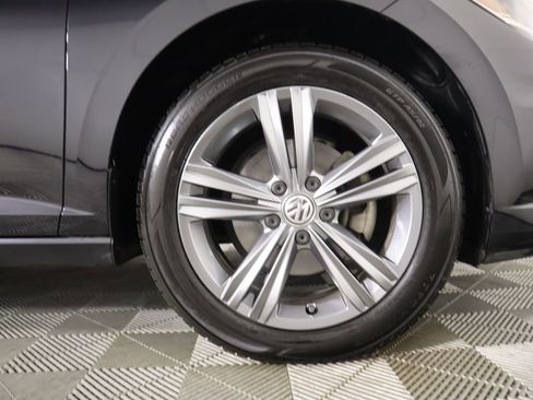 Used 2019 Volkswagen Jetta R-Line w/ R-Line Cold Weather Package image 32