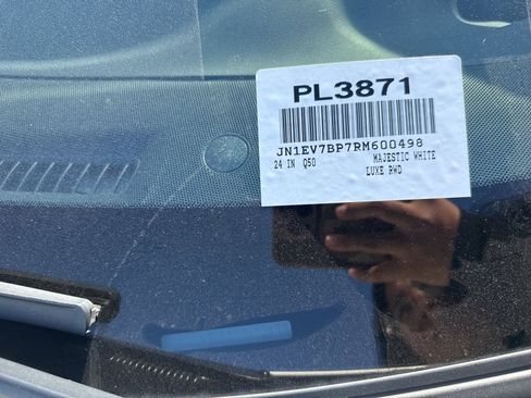 Used 2024 INFINITI Q50 Luxe w/ Cargo Package image 9