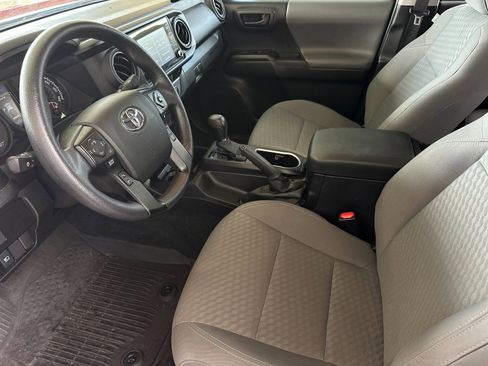 Used 2022 Toyota Tacoma SR image 9