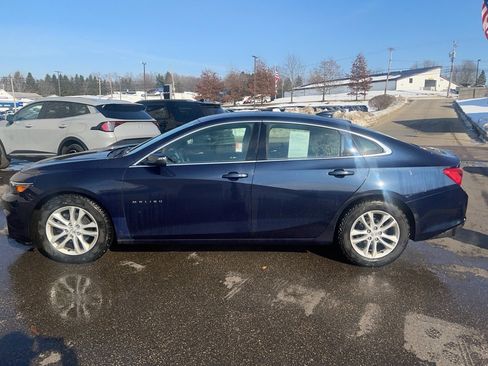Used 2017 Chevrolet Malibu LT image 4