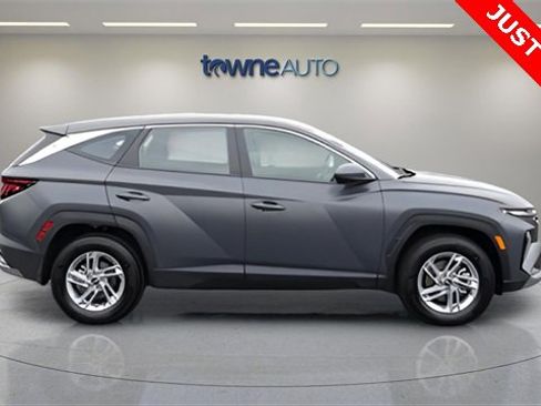 Used 2025 Hyundai Tucson SE image 7
