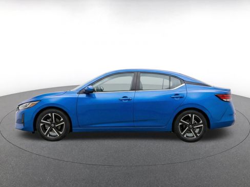 Used 2025 Nissan Sentra SV FWD image 4