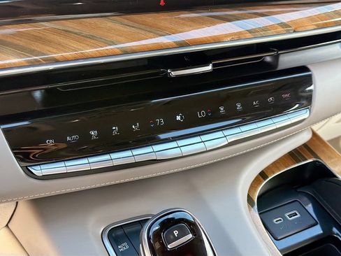 Used 2022 Cadillac Escalade Sport Platinum w/ Heavy-Duty Trailer Package AWD/4WD image 36