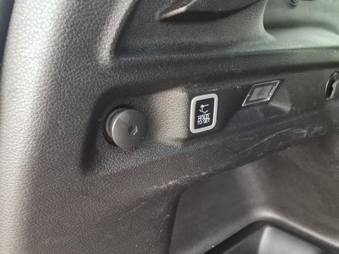 Used 2024 Jeep Grand Cherokee L Limited w/ Luxury Tech Group II image 19