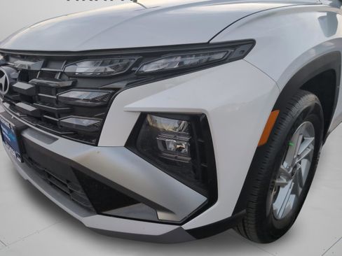 Used 2025 Hyundai Tucson SE image 33