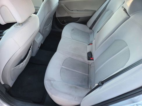 Used 2017 Hyundai Sonata SE image 9