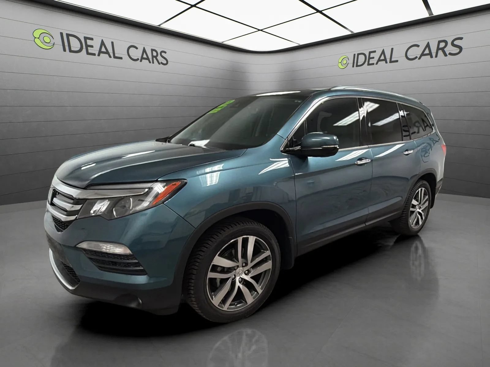 Used 2018 Honda Pilot Touring image 1
