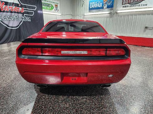 Used 2012 Dodge Challenger SXT RWD image 6