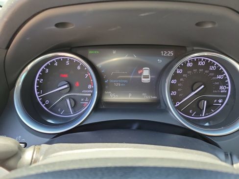 Used 2019 Toyota Camry XLE FWD image 30
