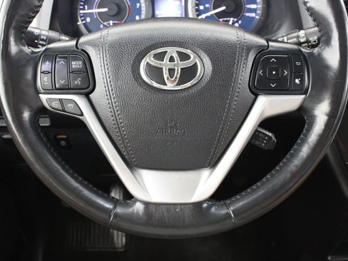 Used 2017 Toyota Sienna Limited Premium FWD image 26