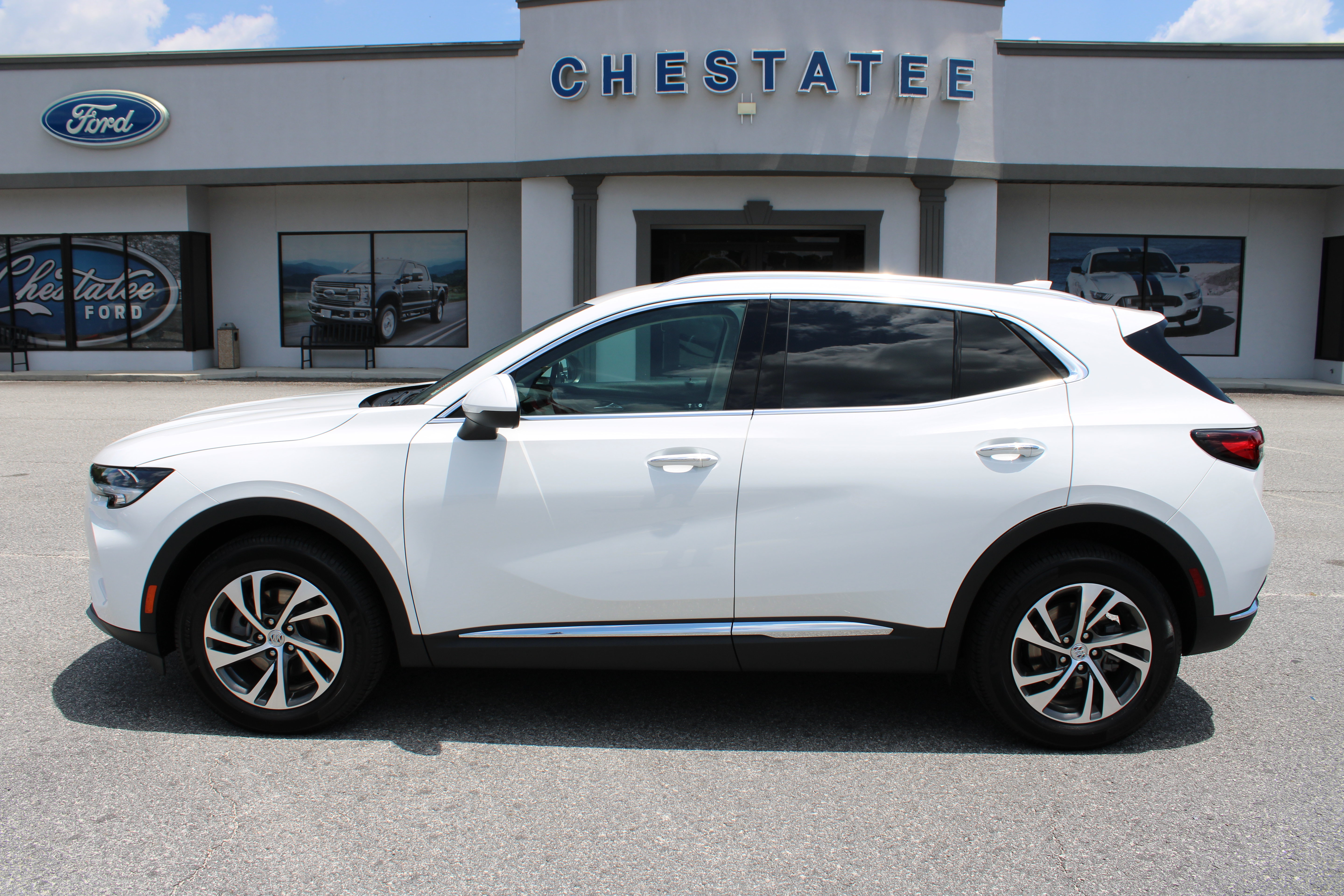 Used 2023 Buick Envision Essence AWD/4WD image 1